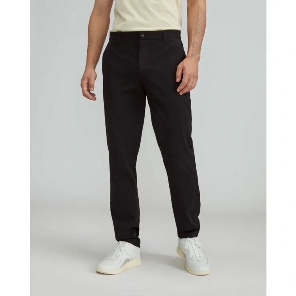 NEW WITH TAGS Everlane Black The Performance Chino Uniform Slim Fit Size 33 x 32